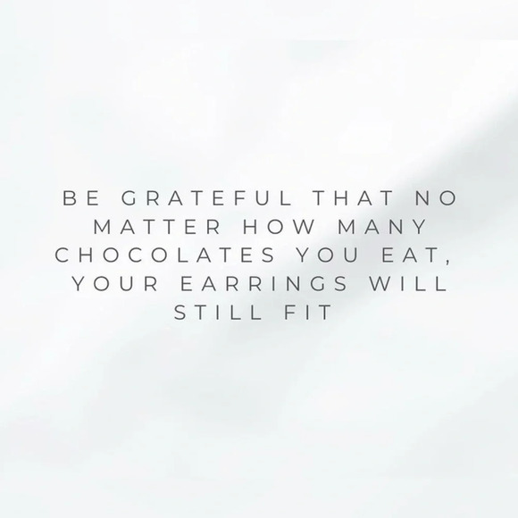 Pearly Cosmopolitan Earrings - Picture 5 of 6